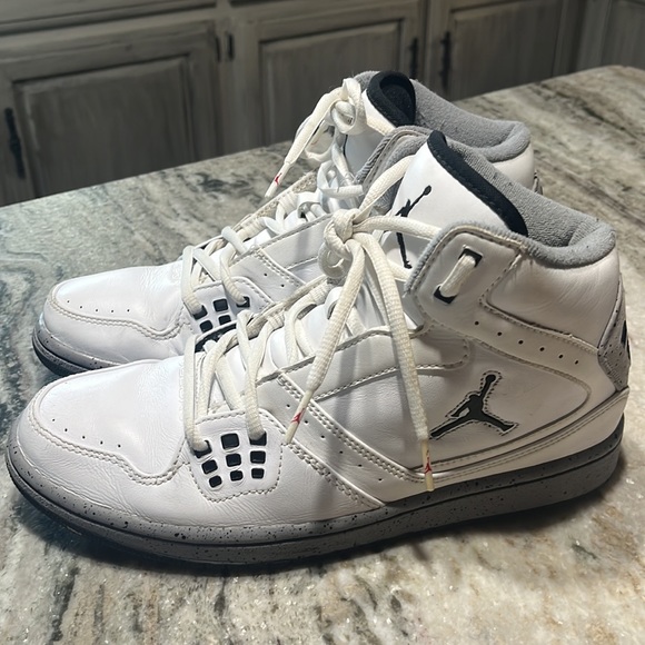 Air Jordan - Picture 1 of 9